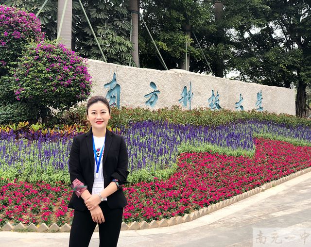 新闻通知 校园新闻 > 正文             南充一中副校长李倩代表学校